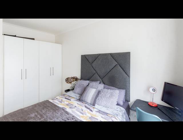 2 BEDROOM APARTMENT FOR SALE IN UMHLANGA RIDGE